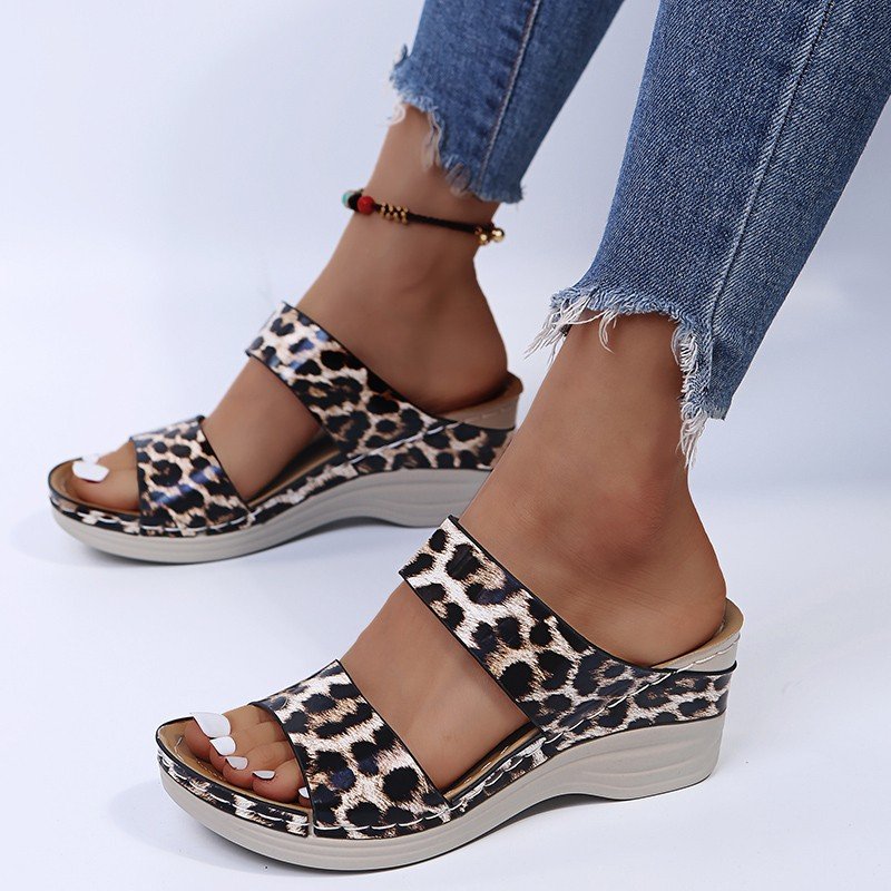 👍Last Day Promotion 70% OFF –2024 🌹New Leopard Print Leather Wedge Soft Sole Sandals